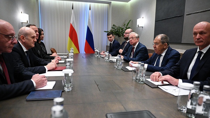 Лавров выразил надежду, что Абхазия продолжит поддерживать инвестиции