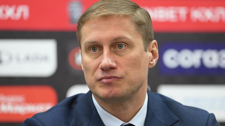 Хоккейный клуб "Сибирь" продлил контракт с главным тренером Люзенковым