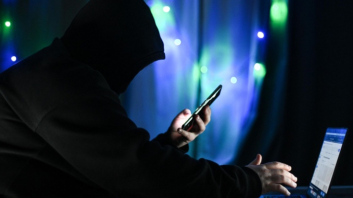 Россиянам рассказали о популярных схемах мошенников на "черную пятницу"