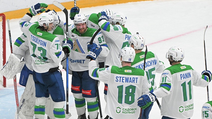 Пас Кузнецова помог "Салавату Юлаеву" обыграть "Автомобилист" в КХЛ